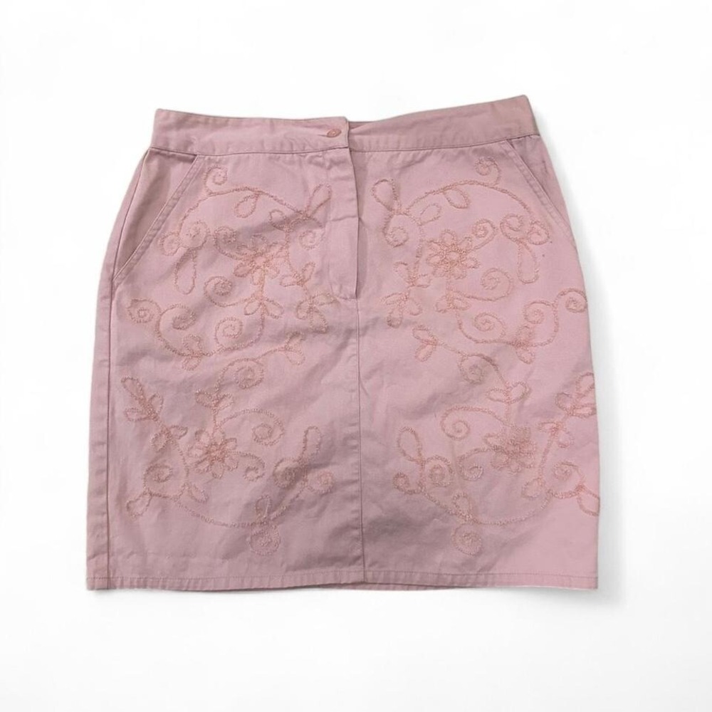 Newport News Pink embroidered skirt with zipper‎ closure size 8